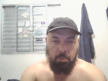 Brayan504990 Chaturbate stream image from May 16, 2025
