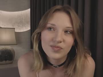 Oceaneyesgirl Chaturbate stream image from May 16, 2025