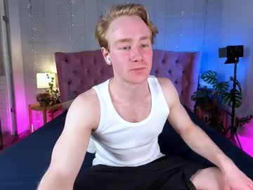 Whitebars Chaturbate stream image from May 16, 2025