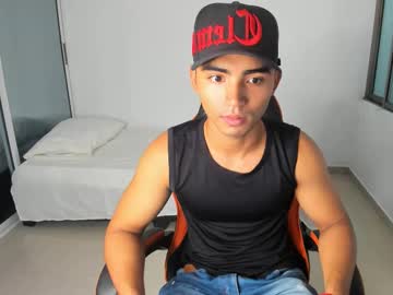 Andrew_Jonhes Chaturbate stream image from May 16, 2025
