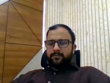 Moeez210 Chaturbate stream image from May 16, 2025