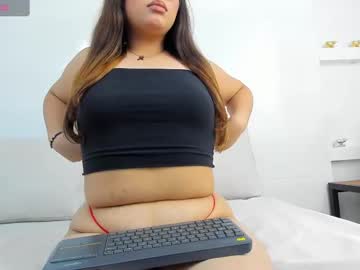 Astrid_Ross Chaturbate stream image from May 16, 2025