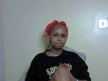 Doll_Starr Chaturbate stream image from May 16, 2025
