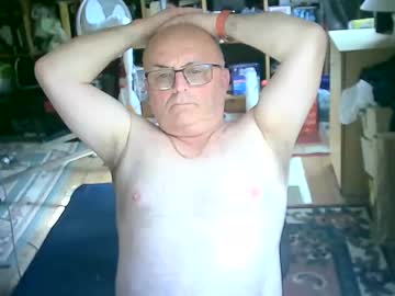 Bluebox65 Chaturbate stream image from May 16, 2025