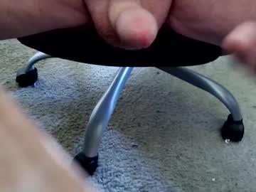 Dymon90 Chaturbate stream image from May 16, 2025