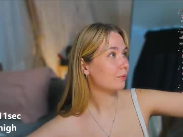 Ohlovelyeva Chaturbate stream image from May 16, 2025