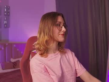 Kirarussel Chaturbate stream image from May 16, 2025