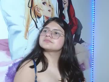 Mckennahot303av Chaturbate stream image from May 16, 2025