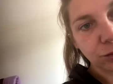Melli23 Chaturbate stream image from May 16, 2025