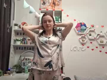 Lucylia_Frogg Chaturbate stream image from May 16, 2025