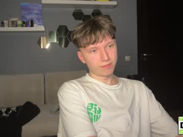 Malcolm_Yang Chaturbate stream image from May 16, 2025