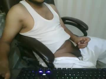 Hotmanchoboy Chaturbate stream image from May 16, 2025