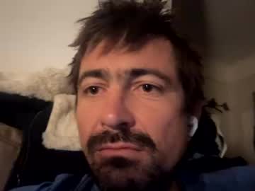 Bruniooo Chaturbate stream image from May 16, 2025
