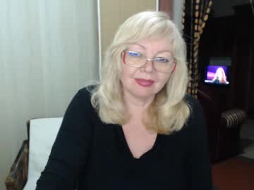 Evelynloveshy Chaturbate stream image from May 16, 2025