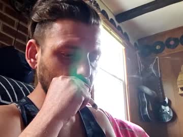 Lukelovesboobs42090 Chaturbate stream image from May 16, 2025