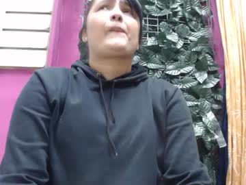 Sarayx Chaturbate stream image from May 16, 2025