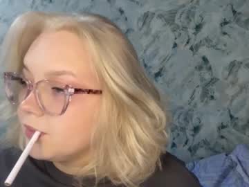 Eva_Kittenn Chaturbate stream image from May 16, 2025