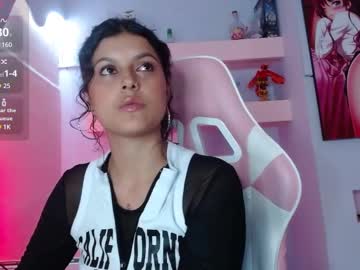 Kristinwall Chaturbate stream image from May 16, 2025