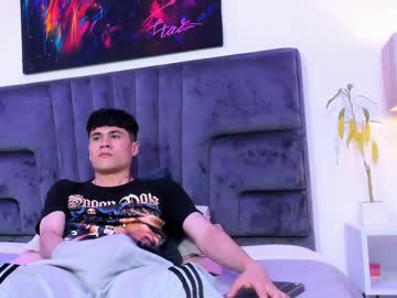 Roan_Birkin Chaturbate stream image from May 16, 2025
