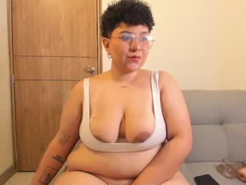 Curly_Cam_Queen Chaturbate stream image from May 16, 2025