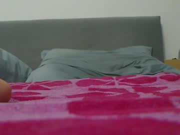Lonleygi Chaturbate stream image from May 17, 2025