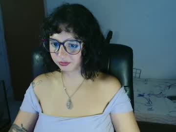 Myamillor Chaturbate stream image from May 17, 2025
