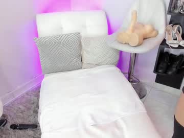 Sophiee_20 Chaturbate stream image from May 17, 2025