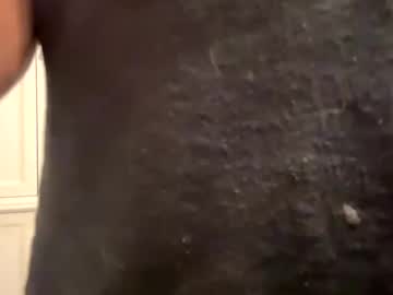 1hunglo412 Chaturbate stream image from May 17, 2025
