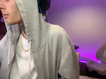 Hungsoleo Chaturbate stream image from May 17, 2025