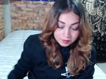 Violet_Bosh Chaturbate stream image from May 17, 2025