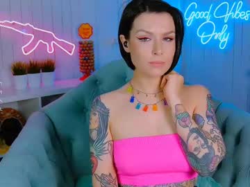 Chaturkaterina Chaturbate stream image from May 17, 2025