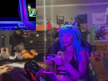 Honeydewhigh Chaturbate stream image from May 17, 2025