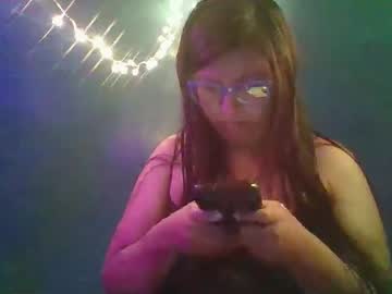Krystal_Marie Chaturbate stream image from May 17, 2025