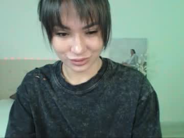 Shinaryeny Chaturbate stream image from May 17, 2025