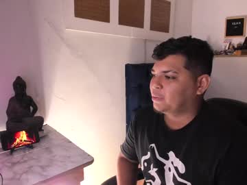 Glen0923p Chaturbate stream image from May 17, 2025