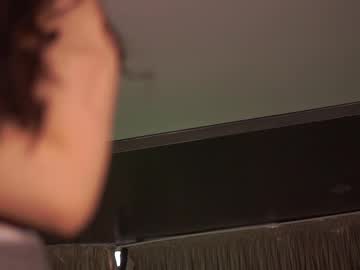 Hotskinnyx Chaturbate stream image from May 17, 2025