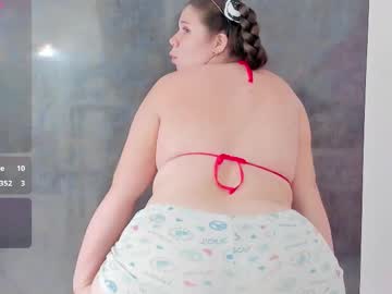 Mikahela_ Chaturbate stream image from May 17, 2025
