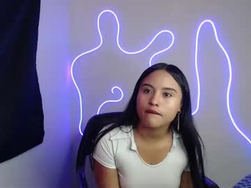 Bella_Warzon Chaturbate stream image from May 17, 2025