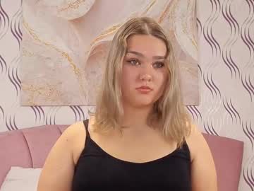 Mayarivers Chaturbate stream image from May 17, 2025