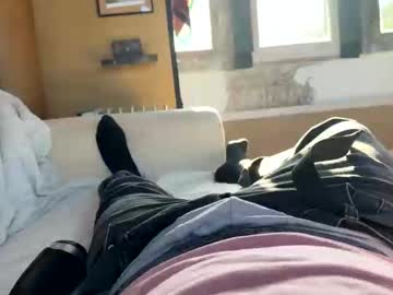 Yumiyumimirror Chaturbate stream image from May 17, 2025
