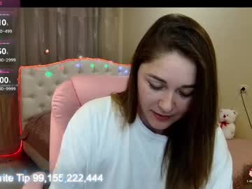 Dorasuun Chaturbate stream image from May 17, 2025