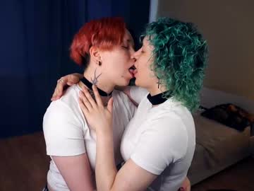 Elenehiggason Chaturbate stream image from May 17, 2025