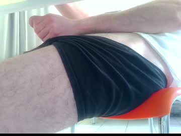 Ssenzo Chaturbate stream image from May 17, 2025