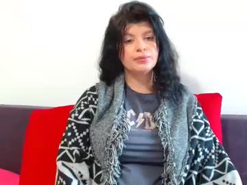 Tessnaughty Chaturbate stream image from May 17, 2025