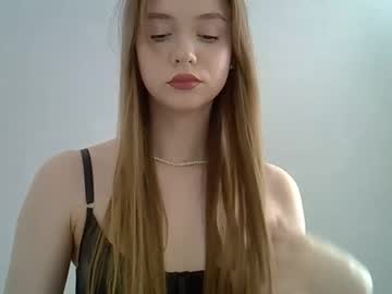 Annetie Chaturbate stream image from May 17, 2025