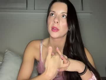 Elle67 Chaturbate stream image from May 17, 2025