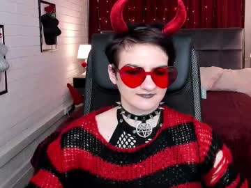 Dashflov Chaturbate stream image from May 17, 2025
