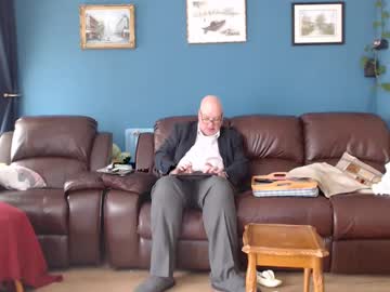 Zacsmithuk Chaturbate stream image from May 17, 2025