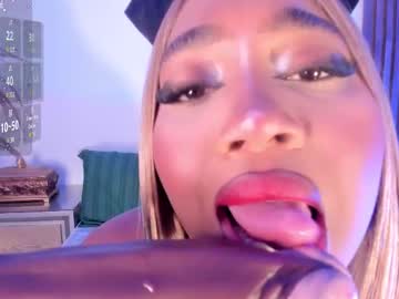 Alisoon_Moon Chaturbate stream image from May 17, 2025