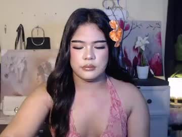 Saucey_Rhed Chaturbate stream image from May 17, 2025